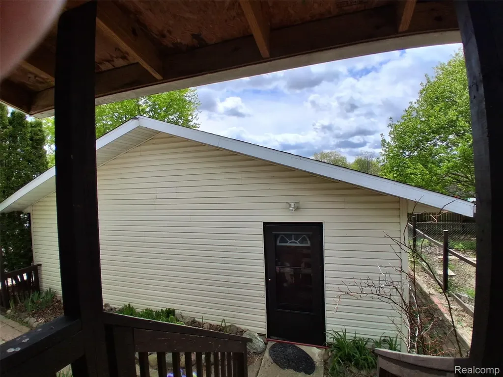10055 N Genesee Road NW Thetford Township MI 48458