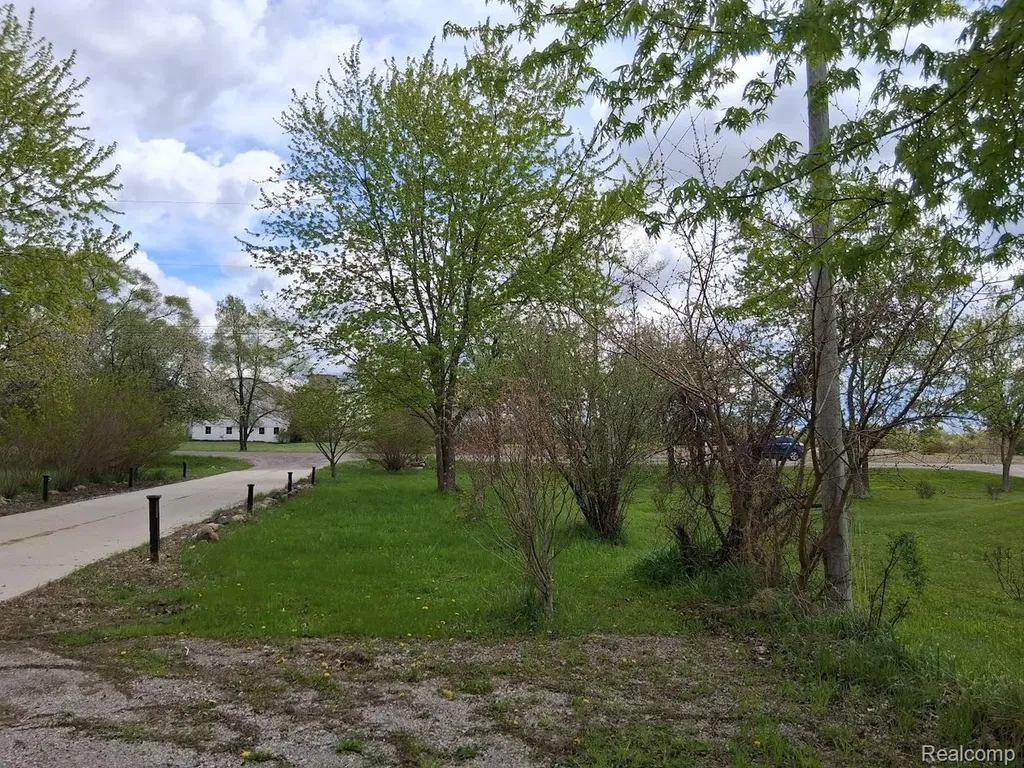 10055 N Genesee Road NW Thetford Township MI 48458