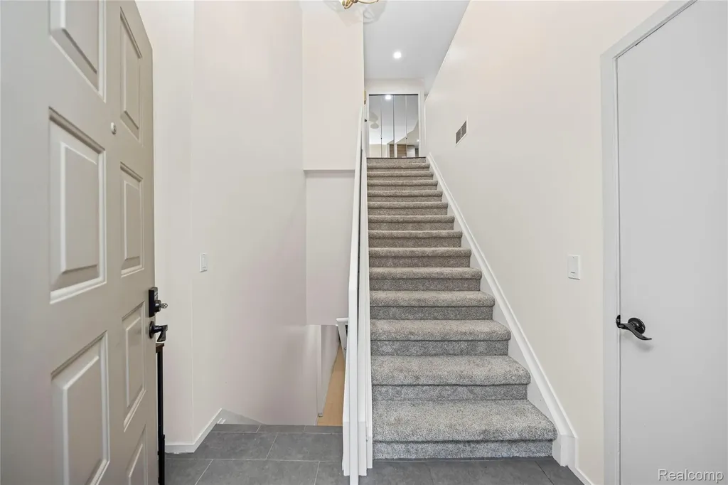 6610 Fieldstone Court West Bloomfield Charter Township MI 48322