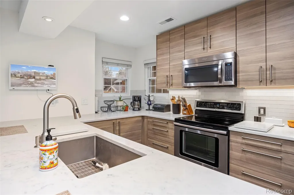 6610 Fieldstone Court West Bloomfield Charter Township MI 48322
