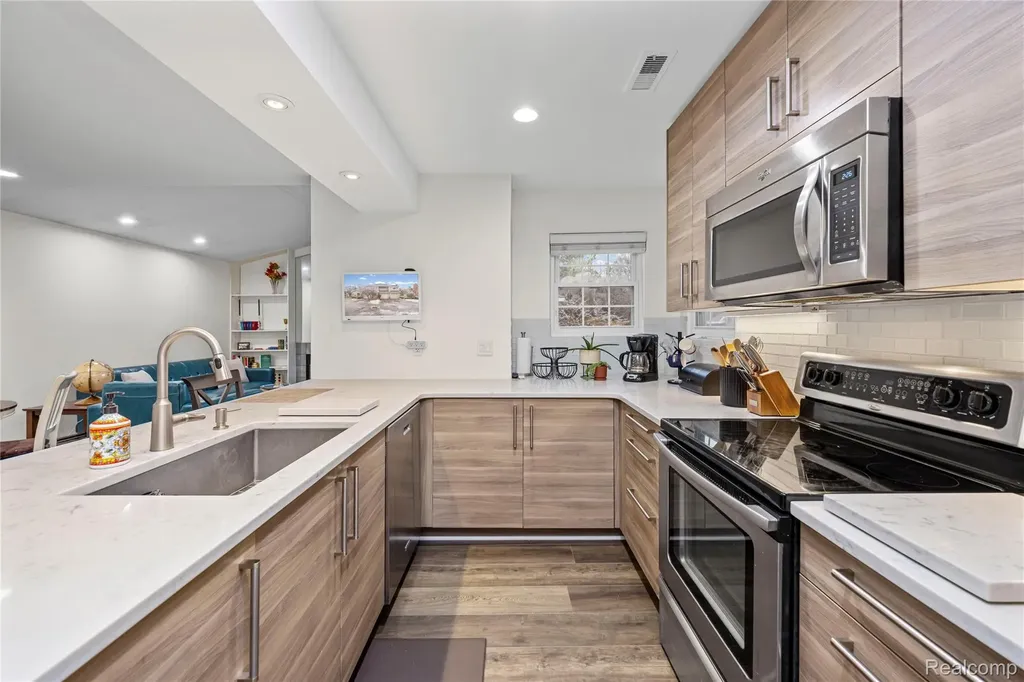 6610 Fieldstone Court West Bloomfield Charter Township MI 48322