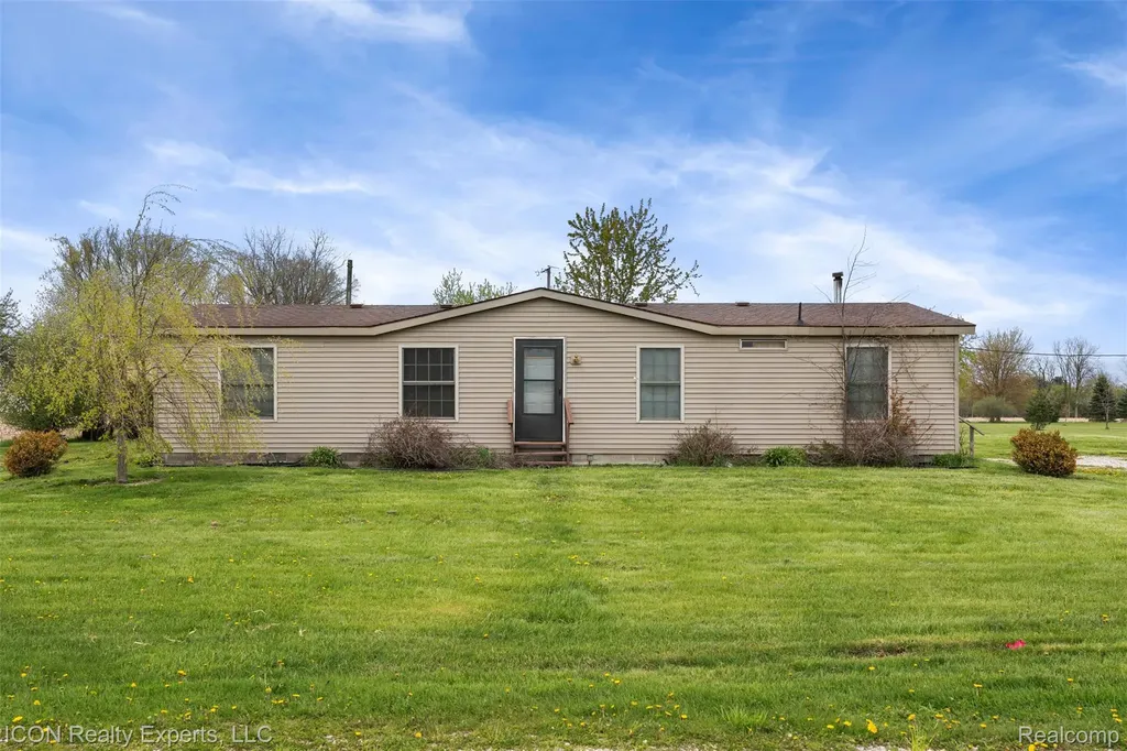 13620 Gilbert Road St. Clair City MI 48002