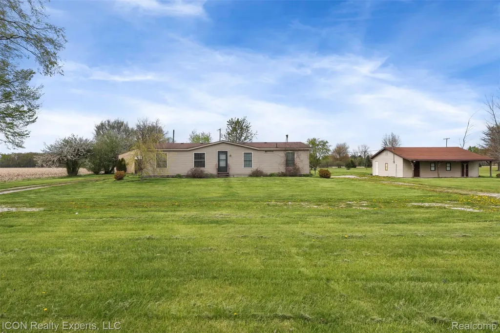 13620 Gilbert Road St. Clair City MI 48002