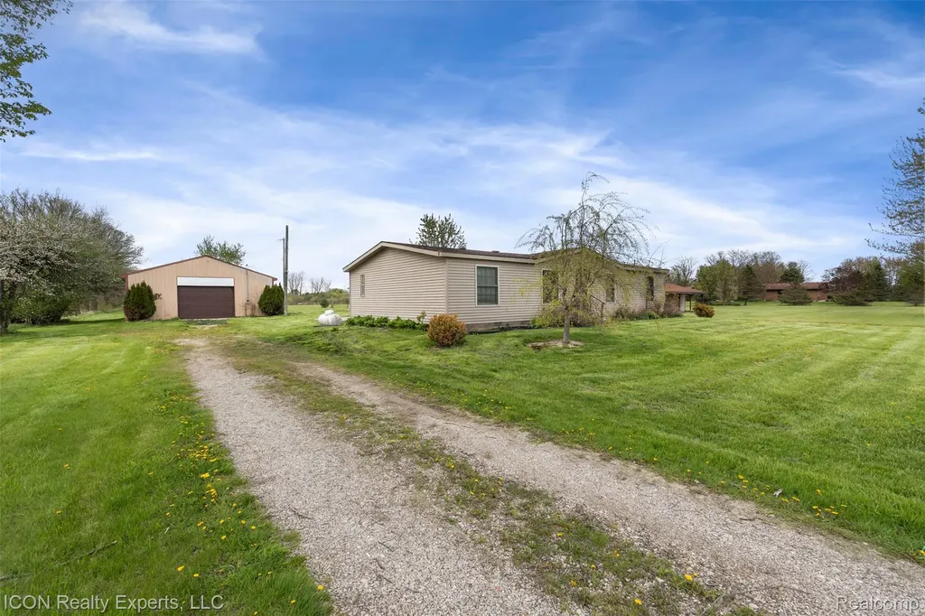 13620 Gilbert Road St. Clair City MI 48002