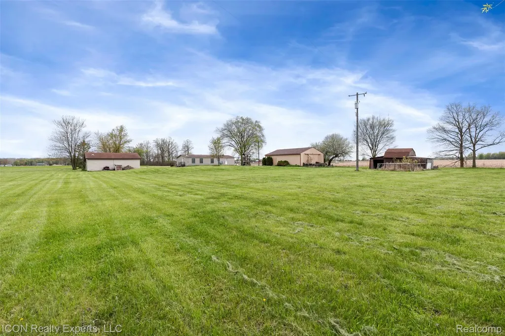 13620 Gilbert Road St. Clair City MI 48002