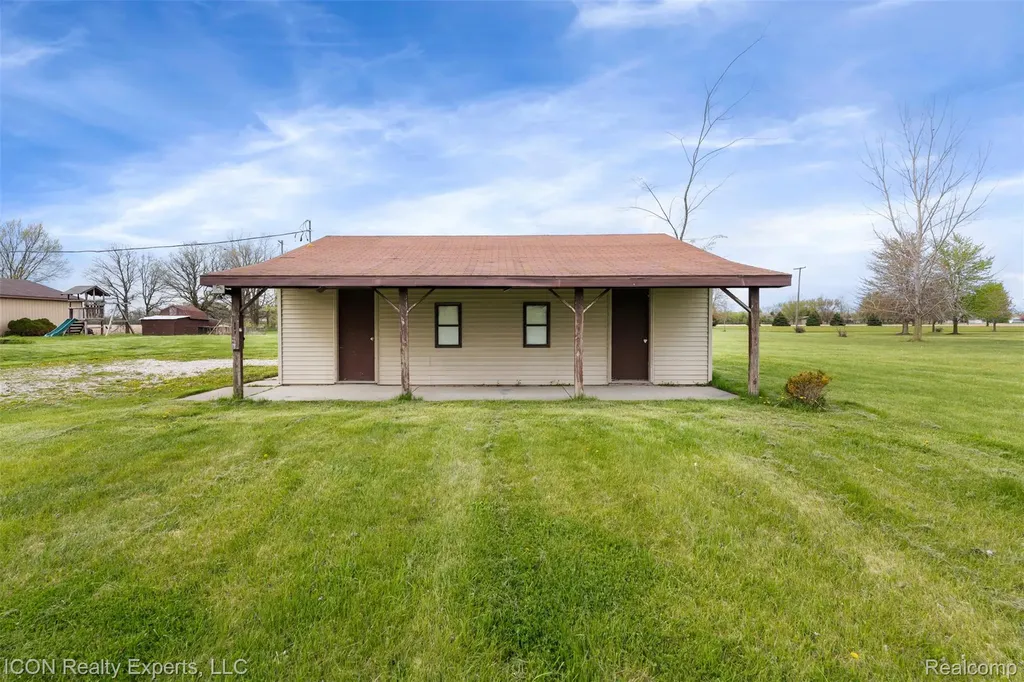 13620 Gilbert Road St. Clair City MI 48002