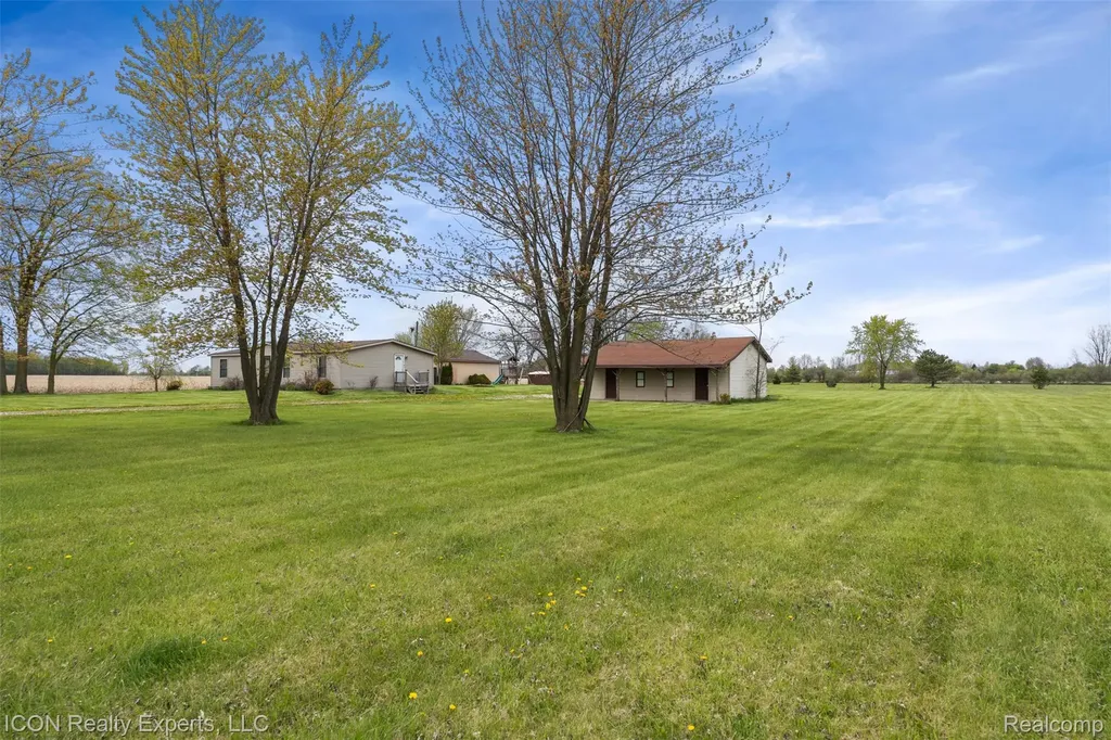 13620 Gilbert Road St. Clair City MI 48002