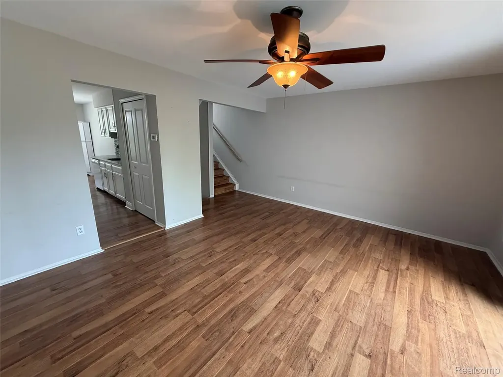 7059 Colonial Oaks Drive Waterford Charter Township MI 48327