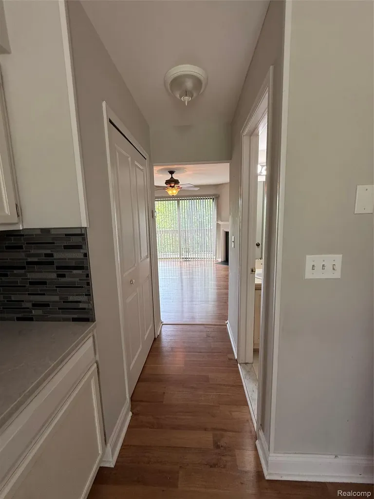 7059 Colonial Oaks Drive Waterford Charter Township MI 48327