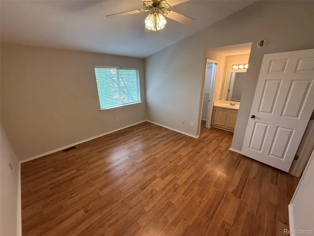 7059 Colonial Oaks Drive Waterford Charter Township MI 48327