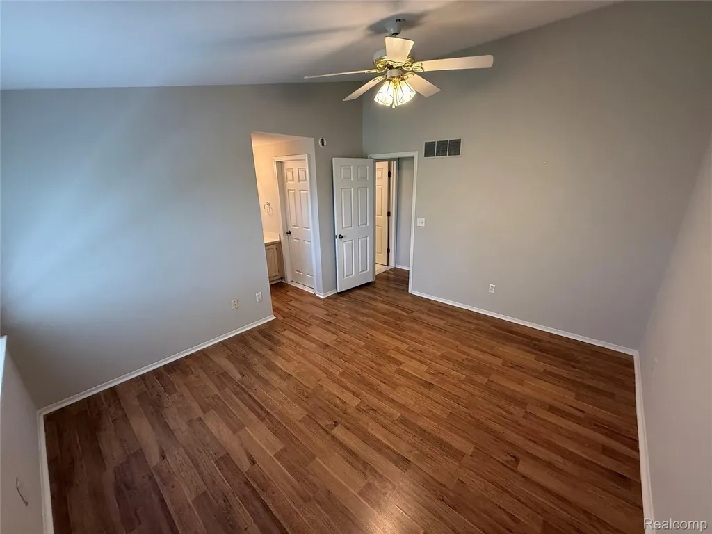7059 Colonial Oaks Drive Waterford Charter Township MI 48327