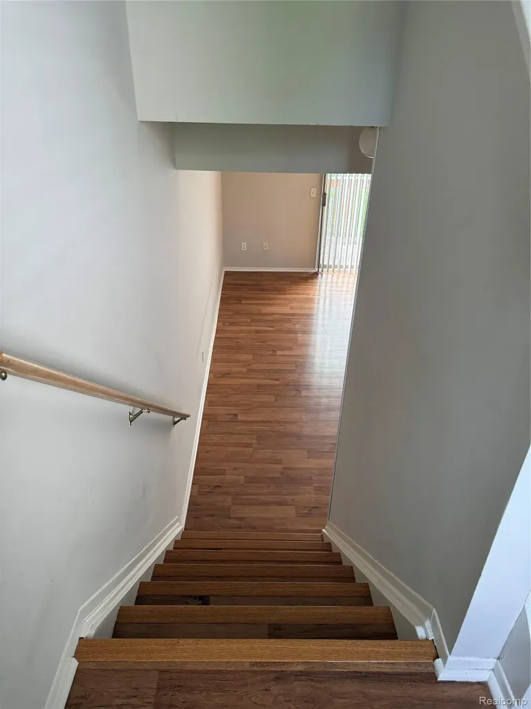 7059 Colonial Oaks Drive Waterford Charter Township MI 48327