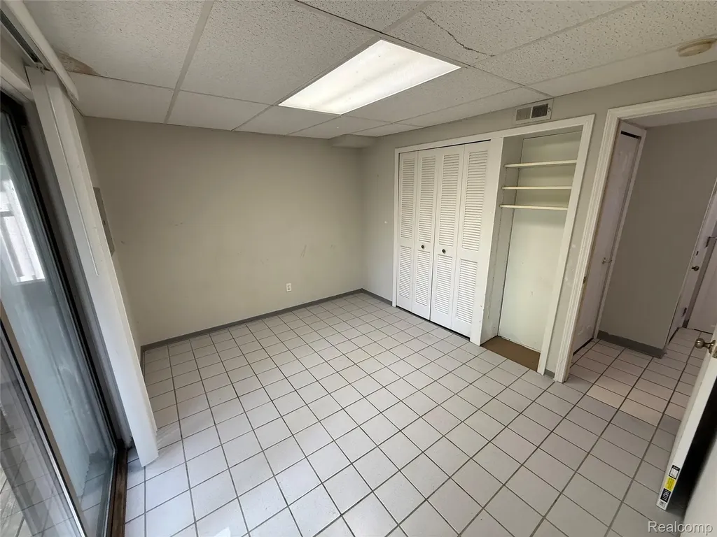 7059 Colonial Oaks Drive Waterford Charter Township MI 48327