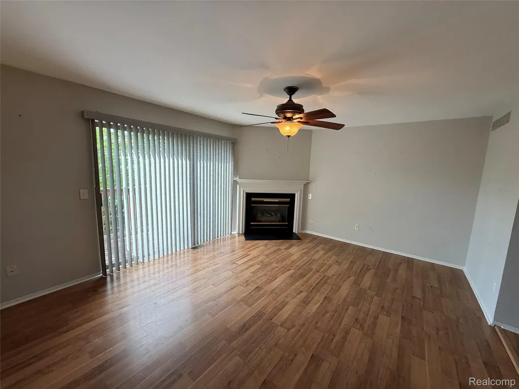 7059 Colonial Oaks Drive Waterford Charter Township MI 48327