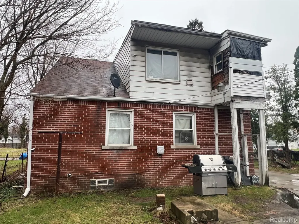 19377 Hull Street Detroit City MI 48203