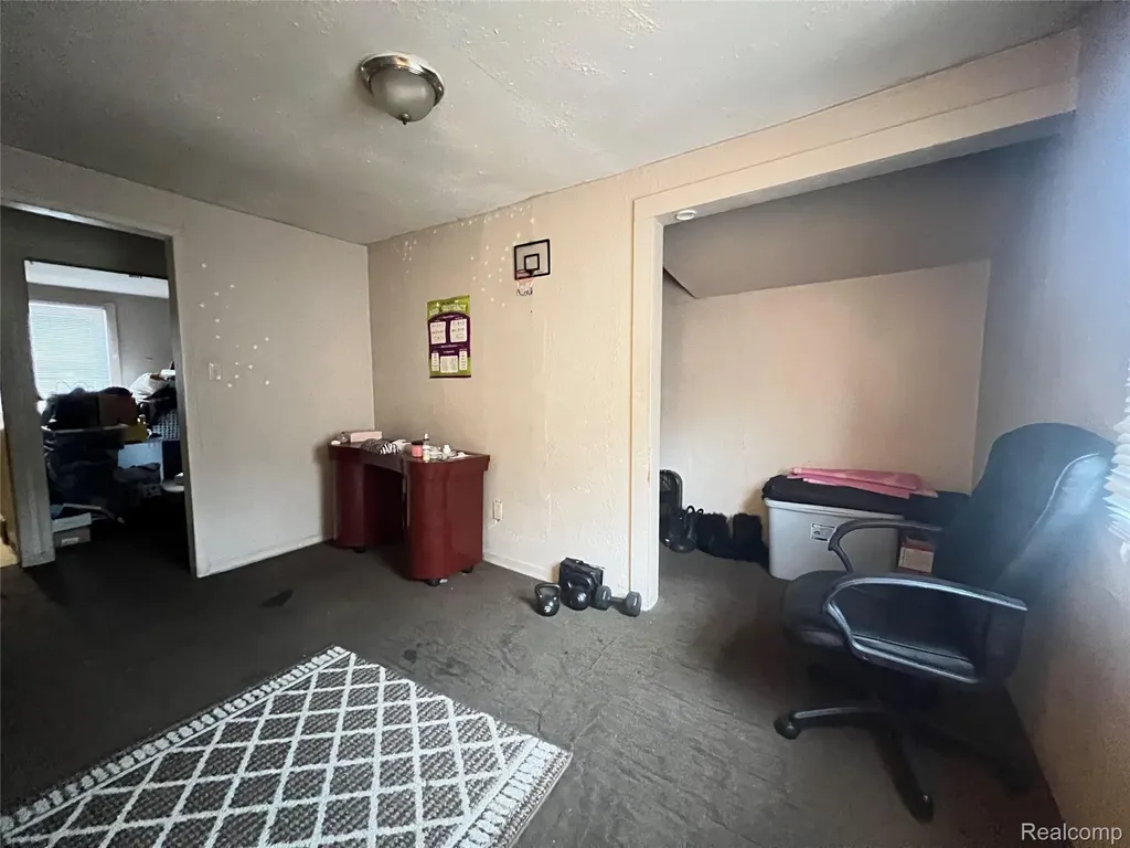 19377 Hull Street Detroit City MI 48203