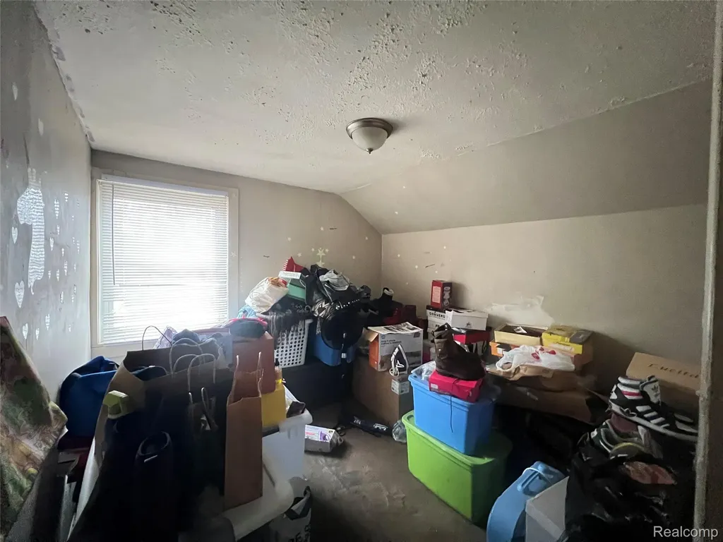 19377 Hull Street Detroit City MI 48203