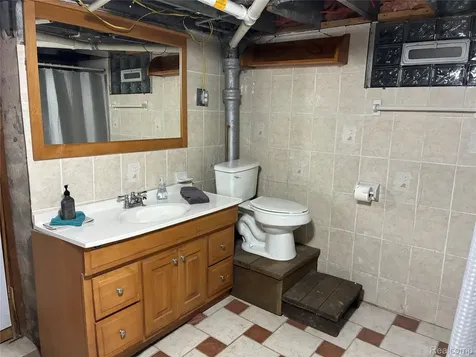 525 E Mount Hope Avenue Lansing City MI 48910