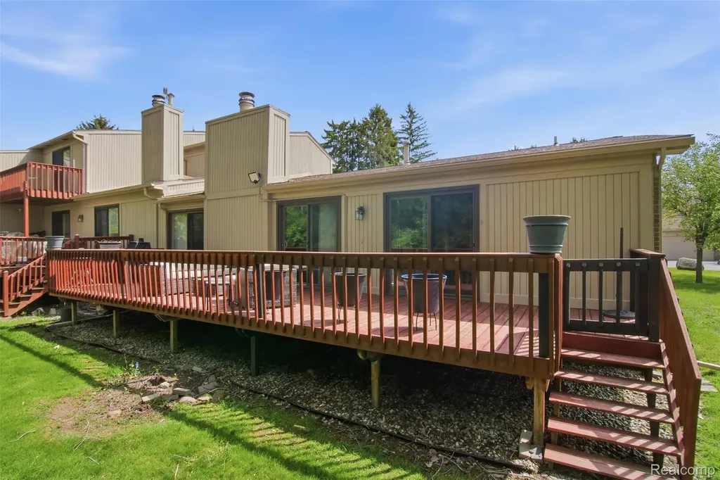 28877 Walnut Grove Lane Southfield City MI 48034