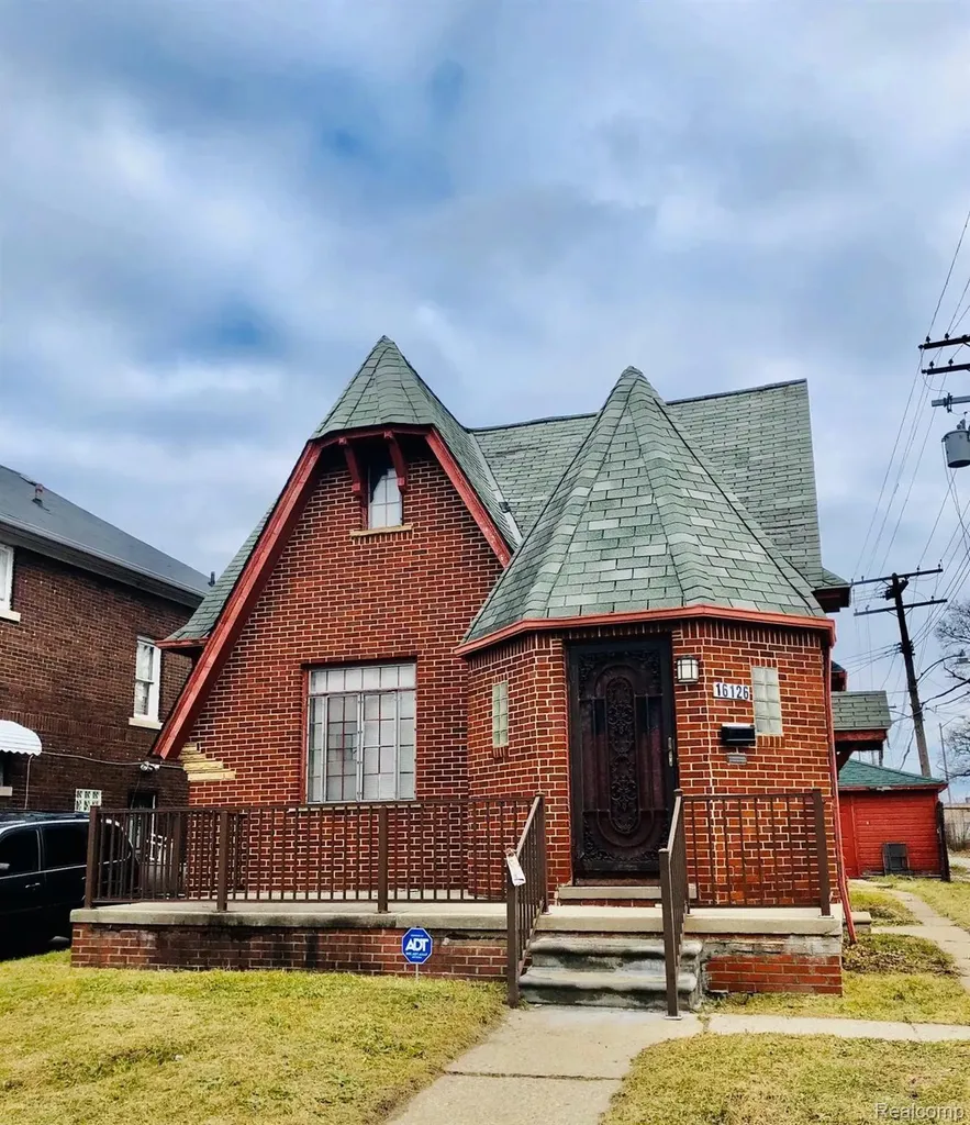 16126 Ohio Street Detroit City MI 48221
