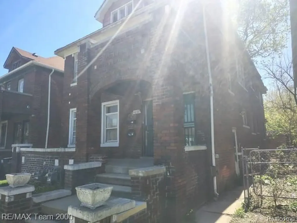 4237 W Grand Street Detroit City MI 48238