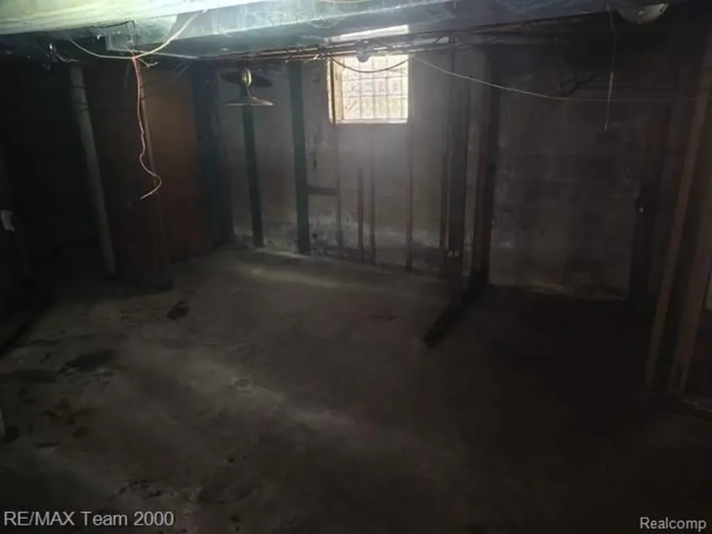 4237 W Grand Street Detroit City MI 48238