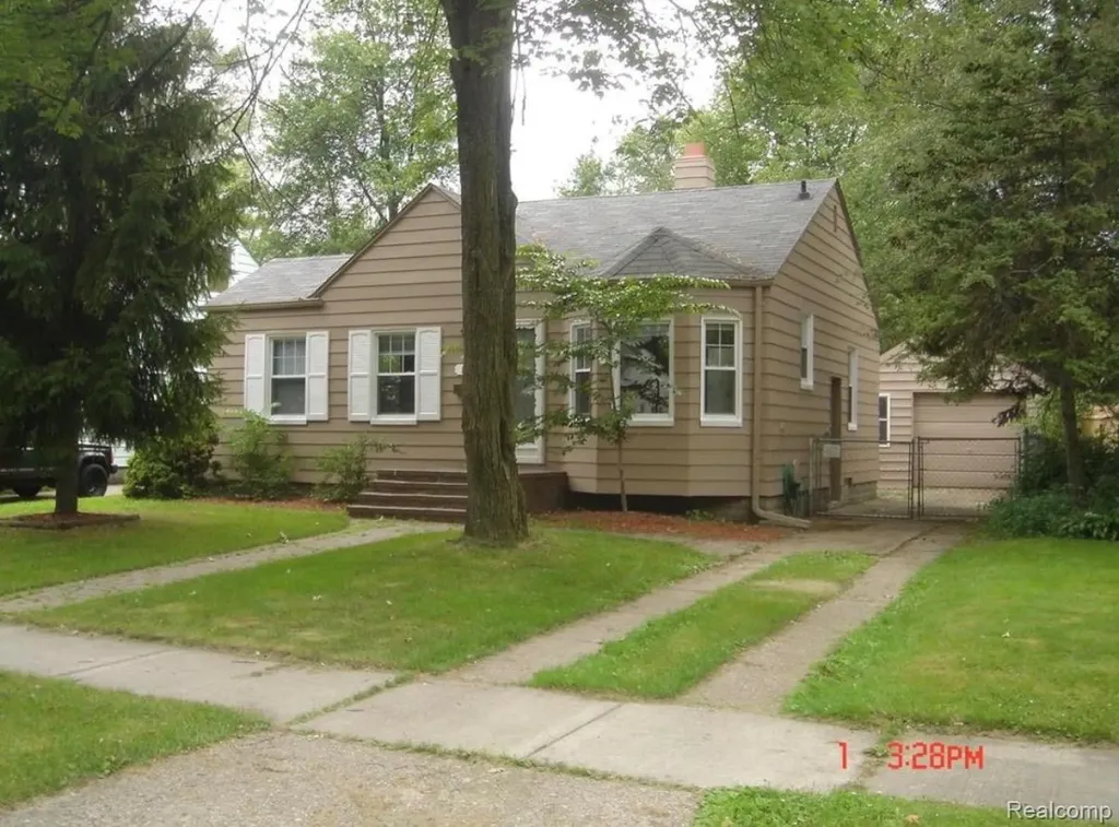 1521 N Vermont Avenue Royal Oak City MI 48067