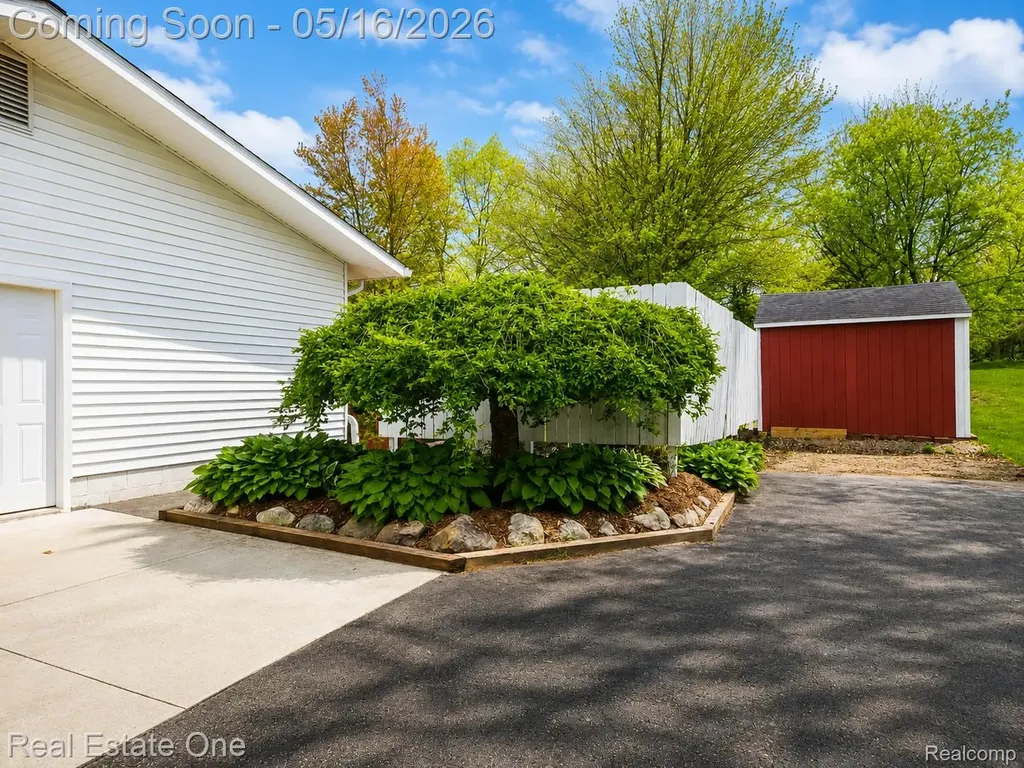 2553 Bullard Road Hartland Township MI 48353