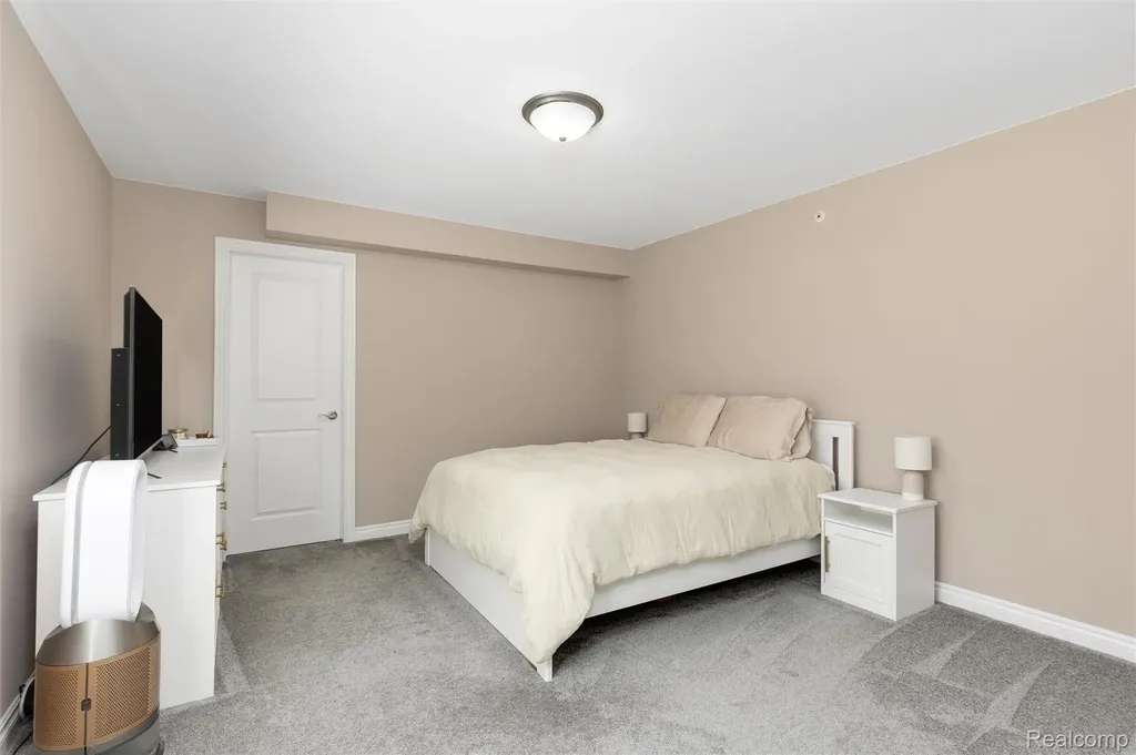 16625 Savor Lane Clinton Charter Township MI 48035