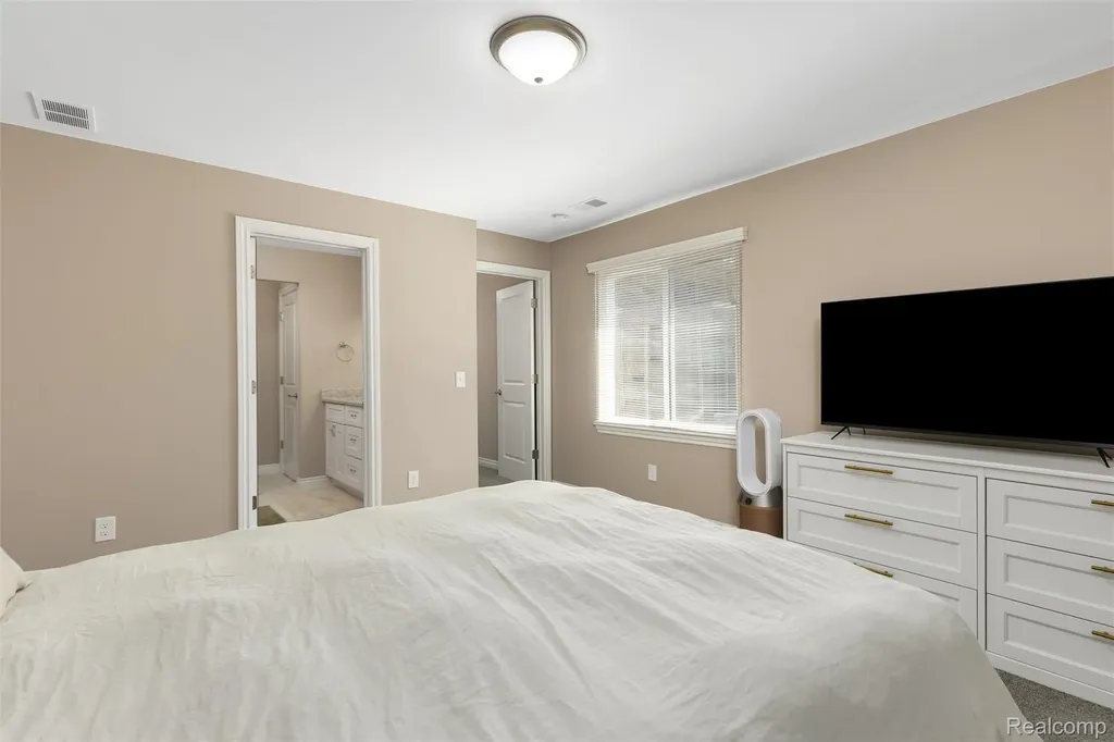 16625 Savor Lane Clinton Charter Township MI 48035