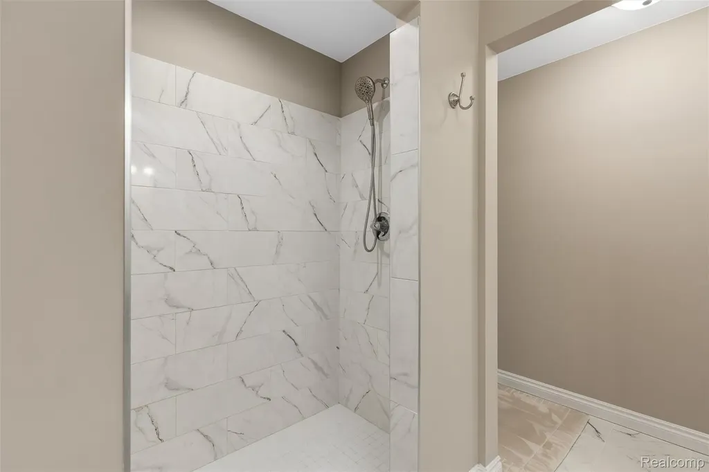 16625 Savor Lane Clinton Charter Township MI 48035