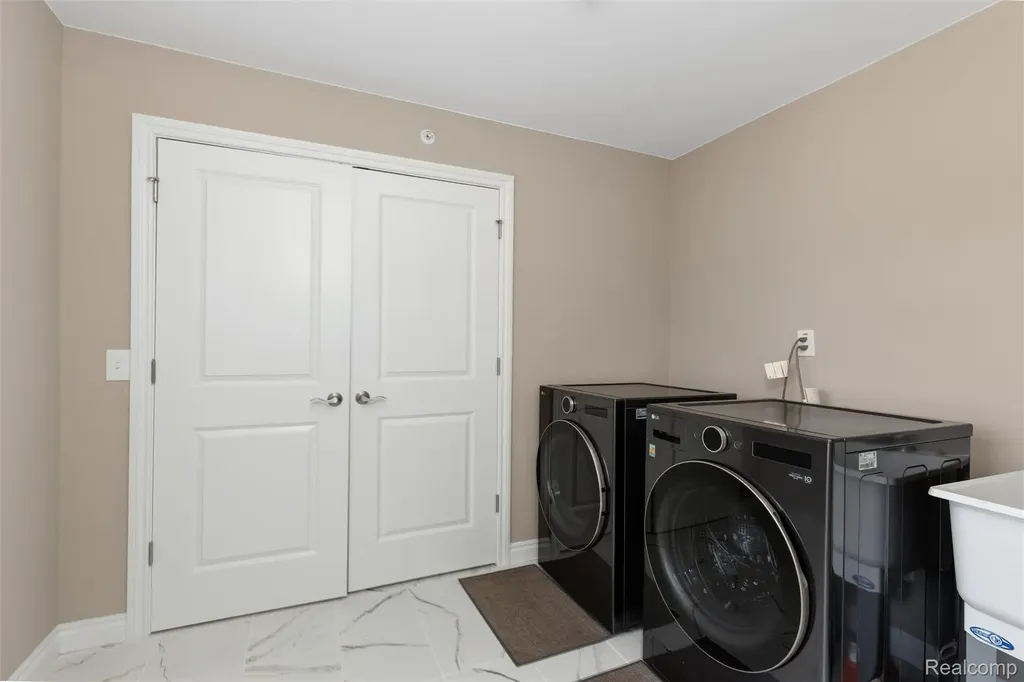 16625 Savor Lane Clinton Charter Township MI 48035