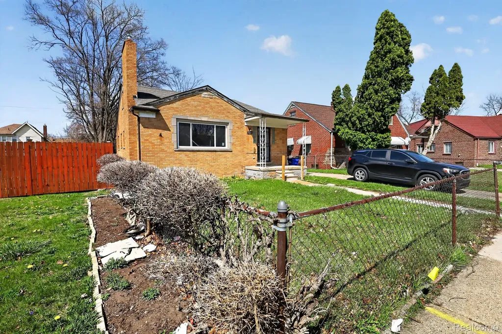 220 W Montana Street Detroit City MI 48203