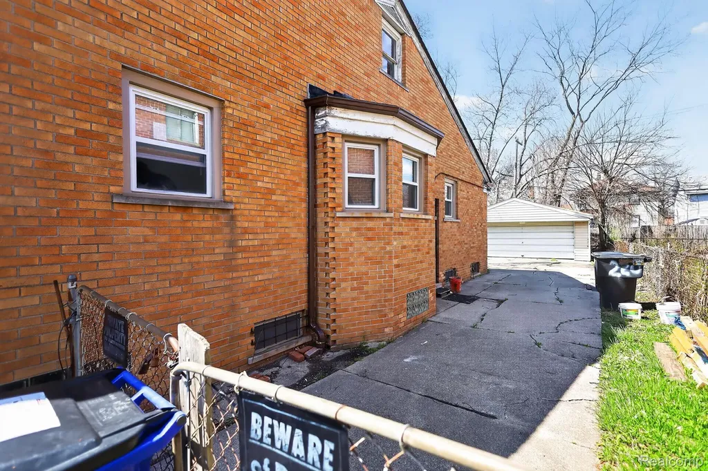 220 W Montana Street Detroit City MI 48203
