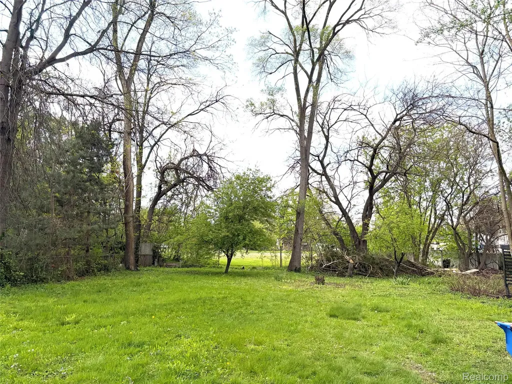 3313 Dallas Avenue Warren City MI 48091