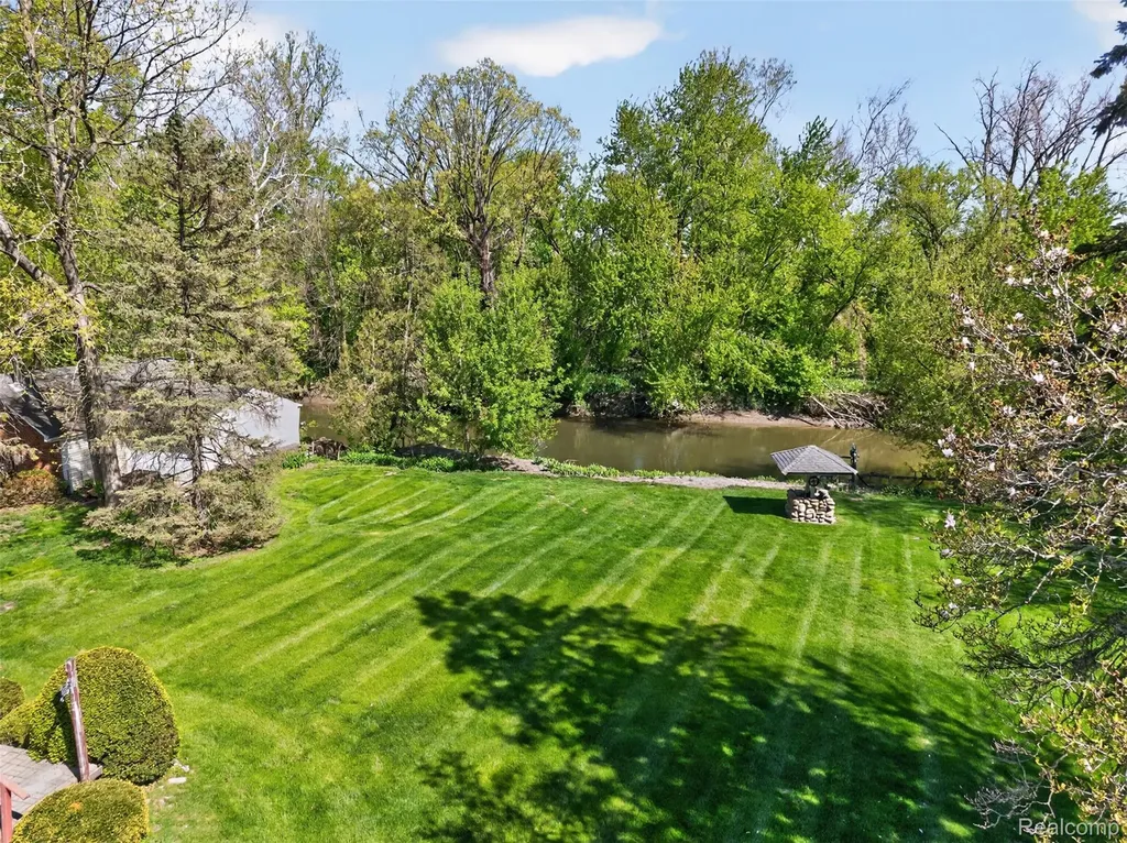 15623 Millar Road Clinton Charter Township MI 48036