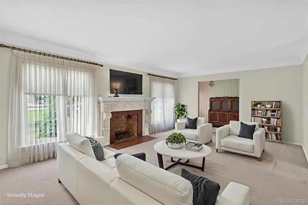 15623 Millar Road Clinton Charter Township MI 48036