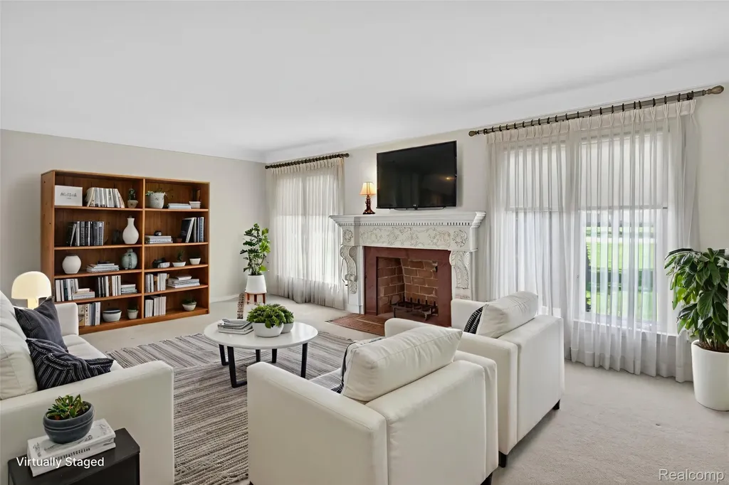 15623 Millar Road Clinton Charter Township MI 48036