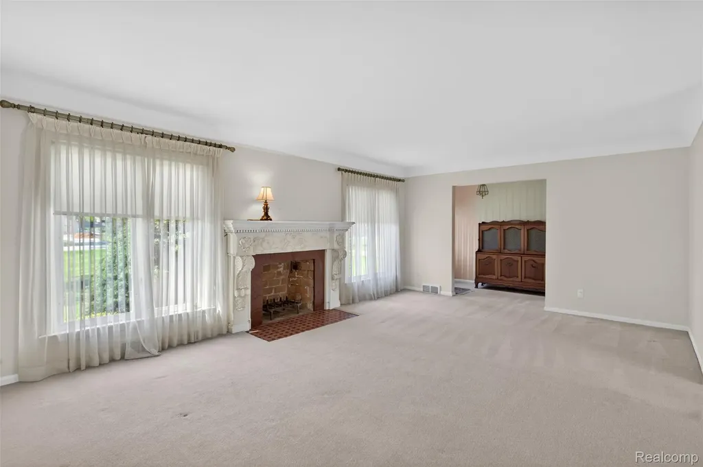 15623 Millar Road Clinton Charter Township MI 48036