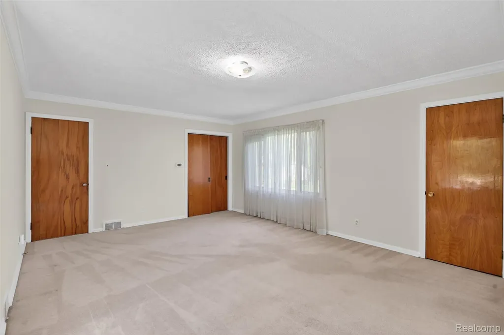 15623 Millar Road Clinton Charter Township MI 48036