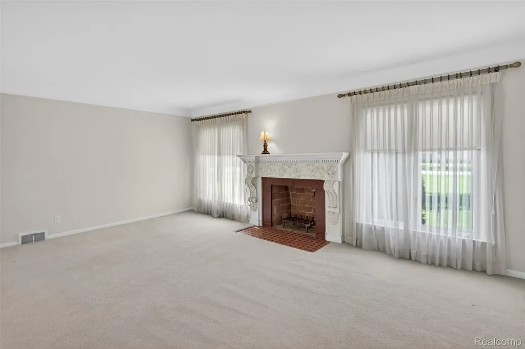 15623 Millar Road Clinton Charter Township MI 48036