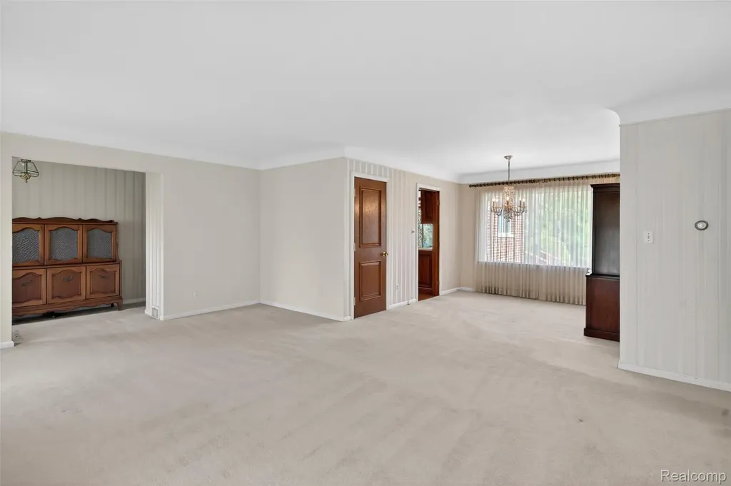15623 Millar Road Clinton Charter Township MI 48036