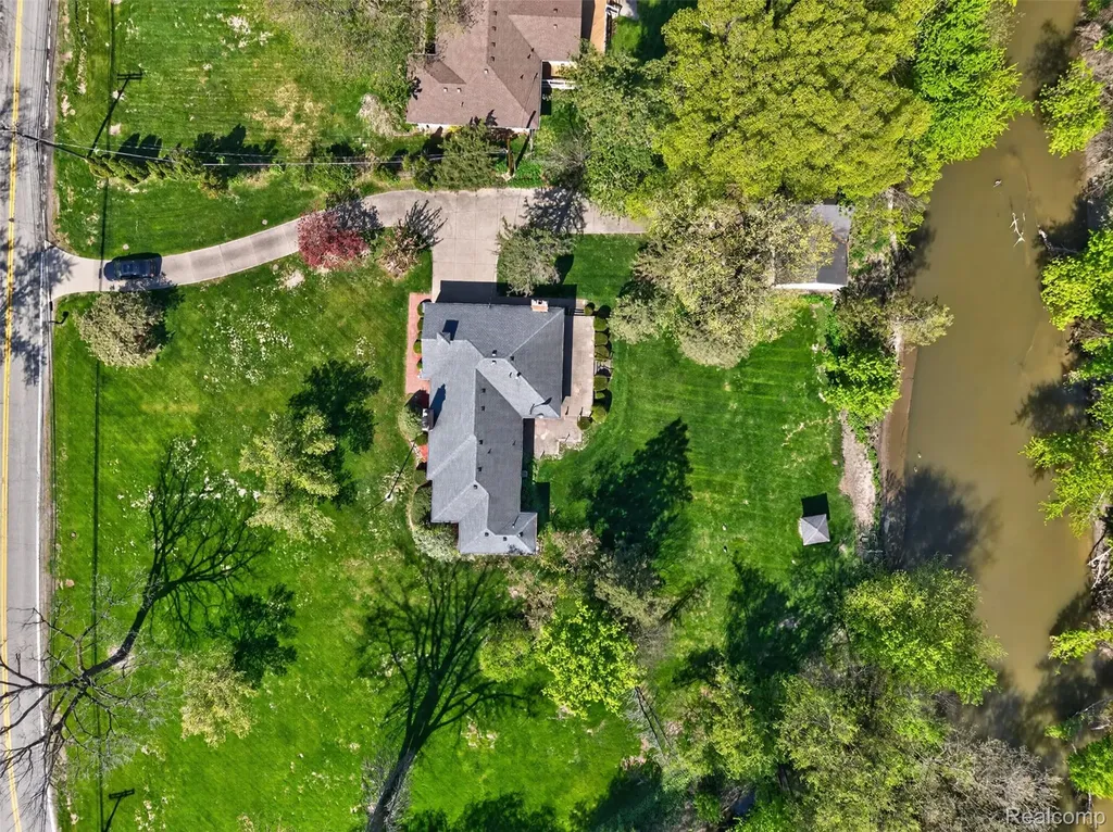 15623 Millar Road Clinton Charter Township MI 48036