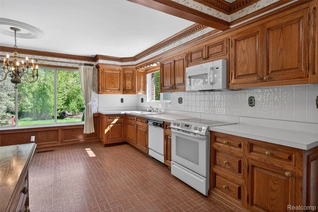 15623 Millar Road Clinton Charter Township MI 48036