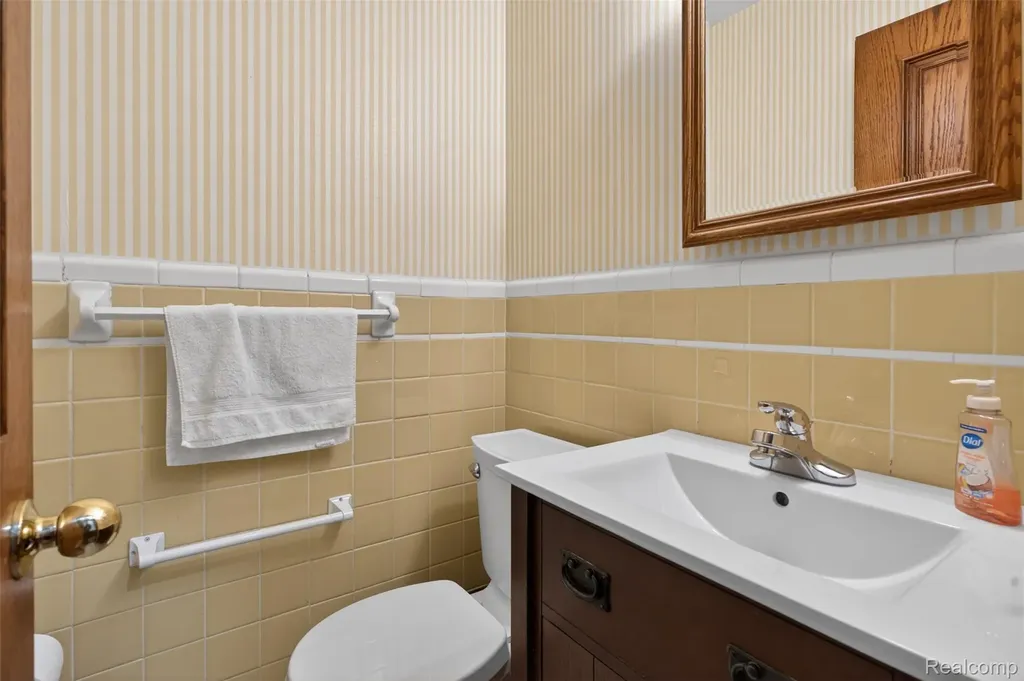 15623 Millar Road Clinton Charter Township MI 48036