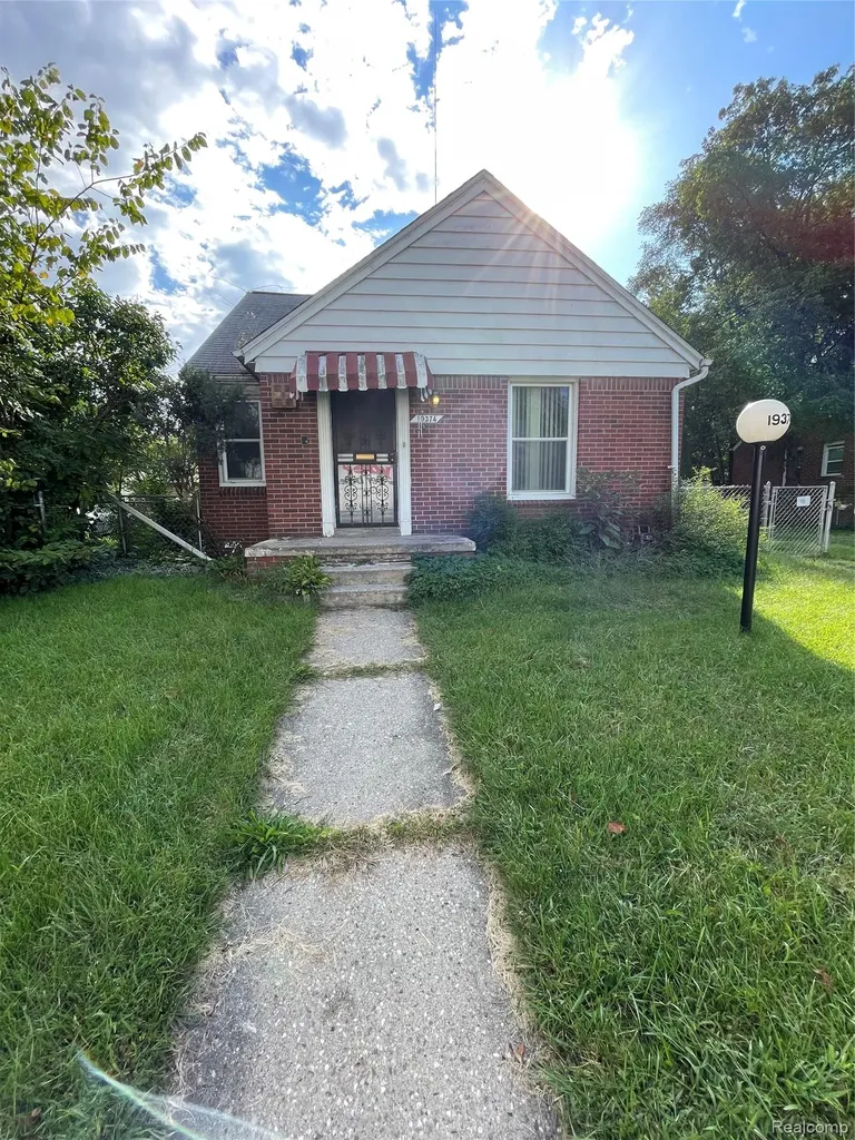 19374 Charest Street Detroit City MI 48234