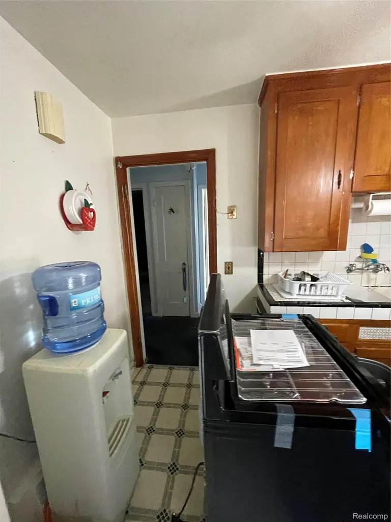19374 Charest Street Detroit City MI 48234