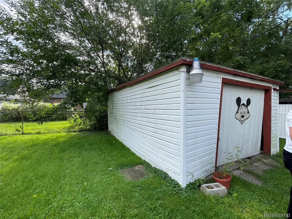 19374 Charest Street Detroit City MI 48234