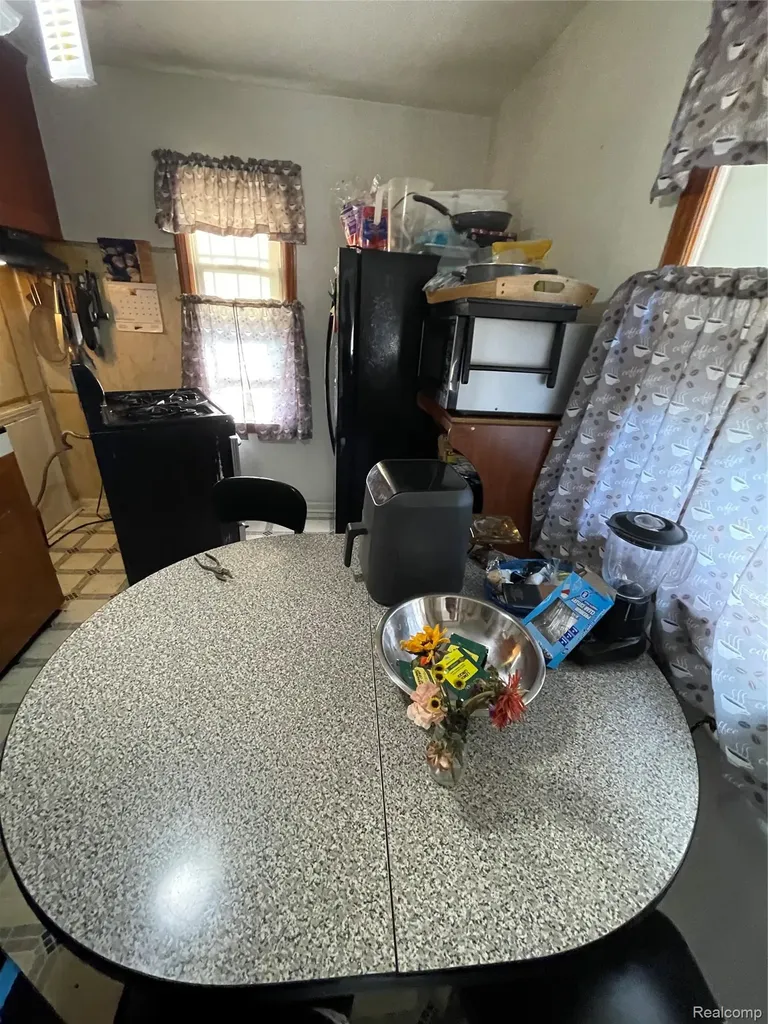 19374 Charest Street Detroit City MI 48234