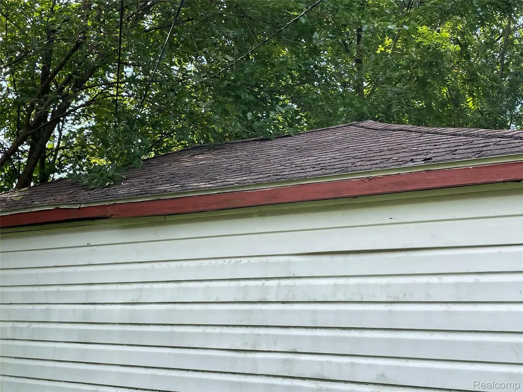 19374 Charest Street Detroit City MI 48234